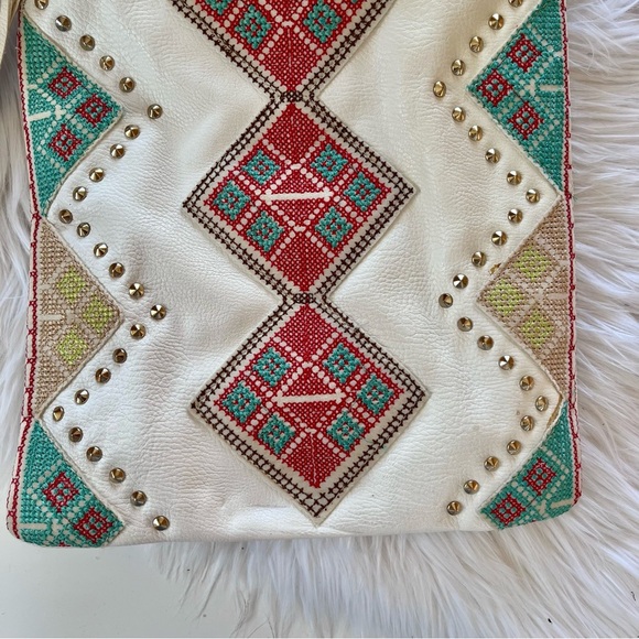Lulu’s White Tribal Southwestern Studded Faux Leather Crossbody Festival Bag - Picture 2 of 8